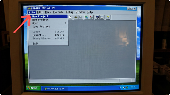 新建工程对话框,重点标出“Device:PMS150C”选项